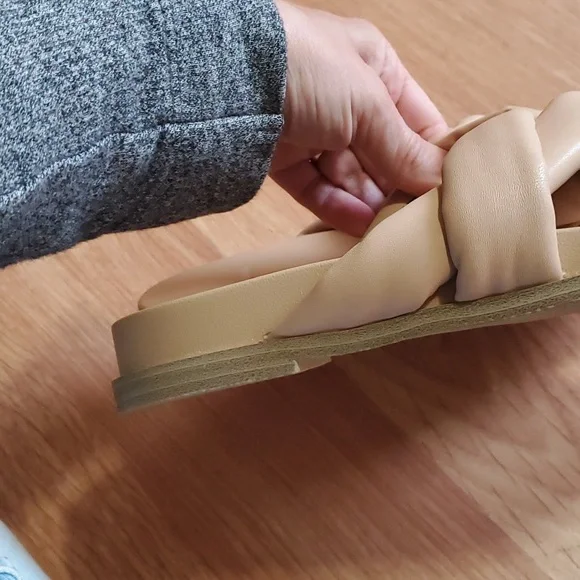 Universal Thread Sandals - Picture 6 of 6